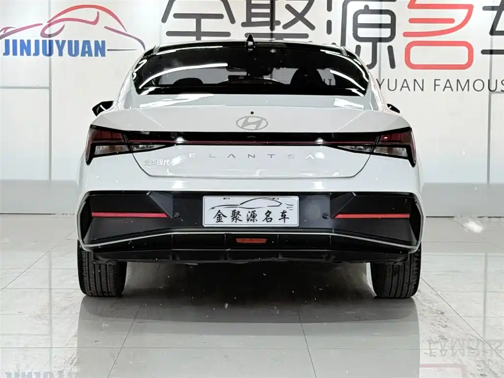 Hyundai Elantra 2023 Model 1.5L CVT LUX Premium Edition фото 5