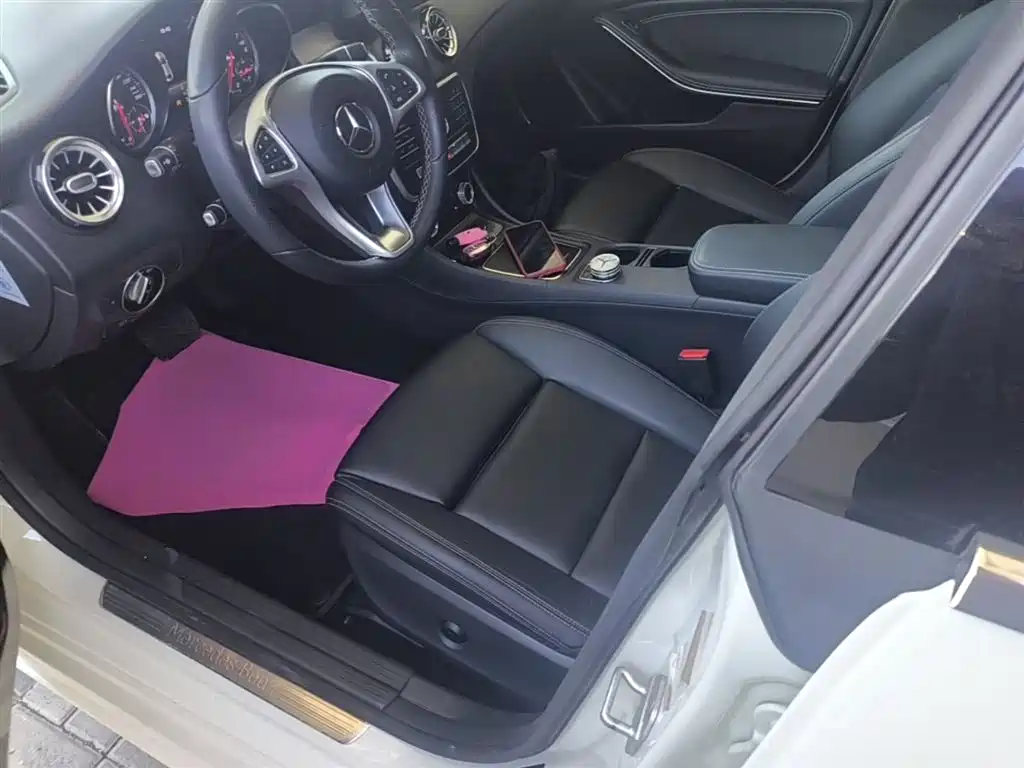 Mercedes-Benz CLA (Import) 2017 Facelift CLA 200 Style фото 15