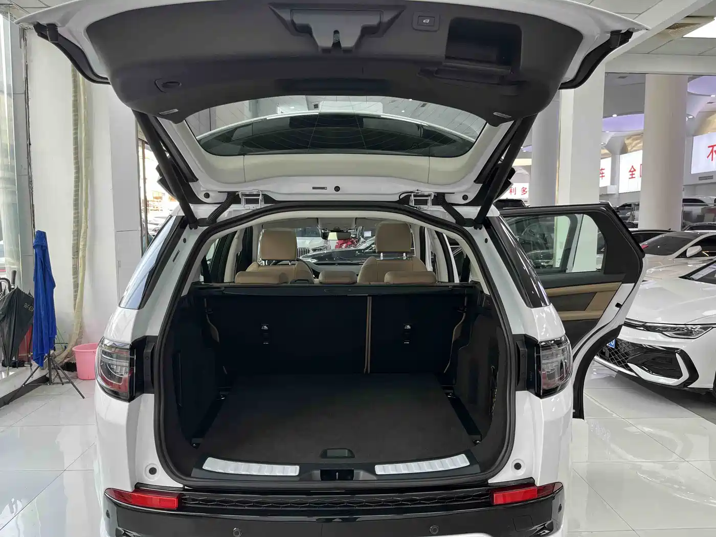 LAND ROVER DISCOVER SPORTS