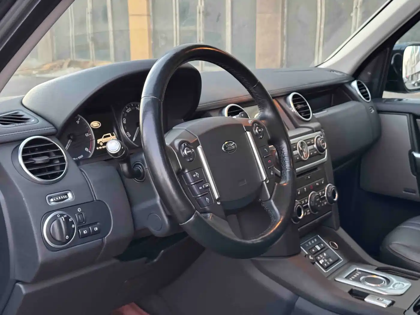 Land Rover Discovery 2014 3.0 SDV6 HSE Diesel фото 10