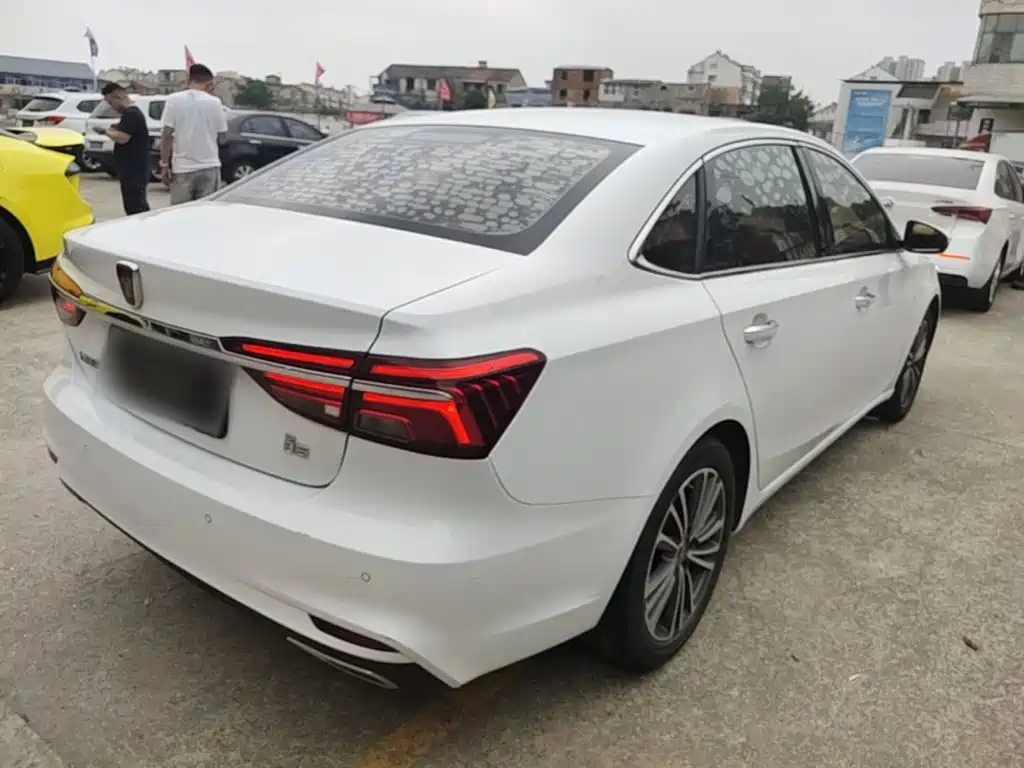 Фото 7 - Roewe i6