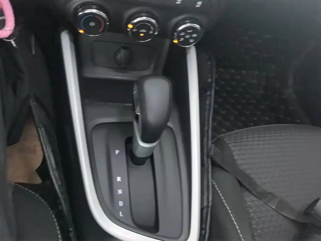 Chevrolet Cavalier 2020 325T Automatic Joy Edition фото 14
