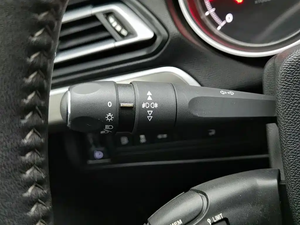 Фото 21 - Peugeot 408