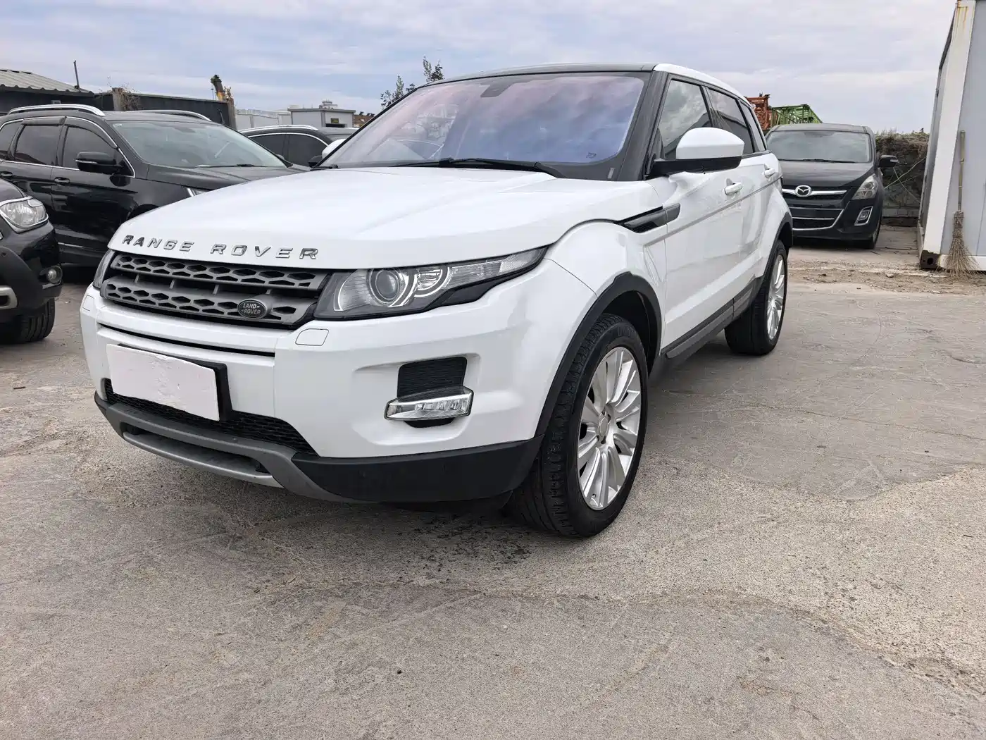 Land Rover Range Rover Evoque 2015 2.0T 5-Door Intelligent Edition