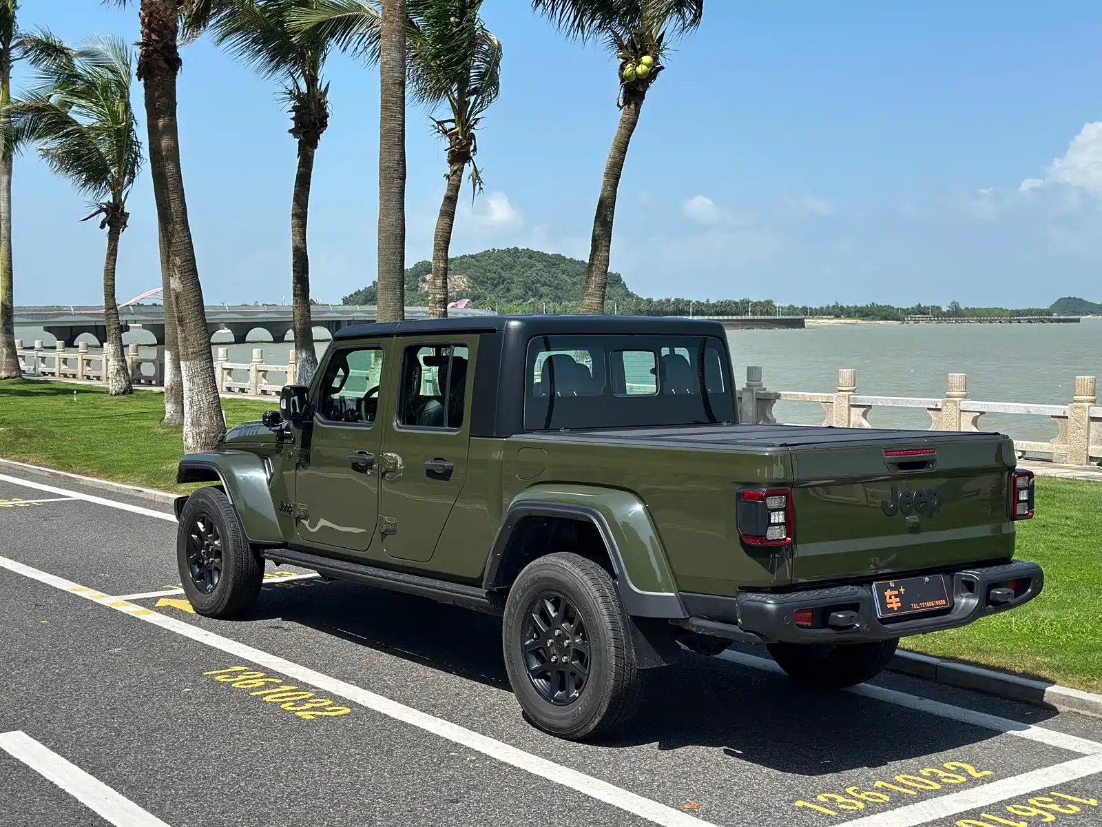 Фото 14 - Jeep Gladiator