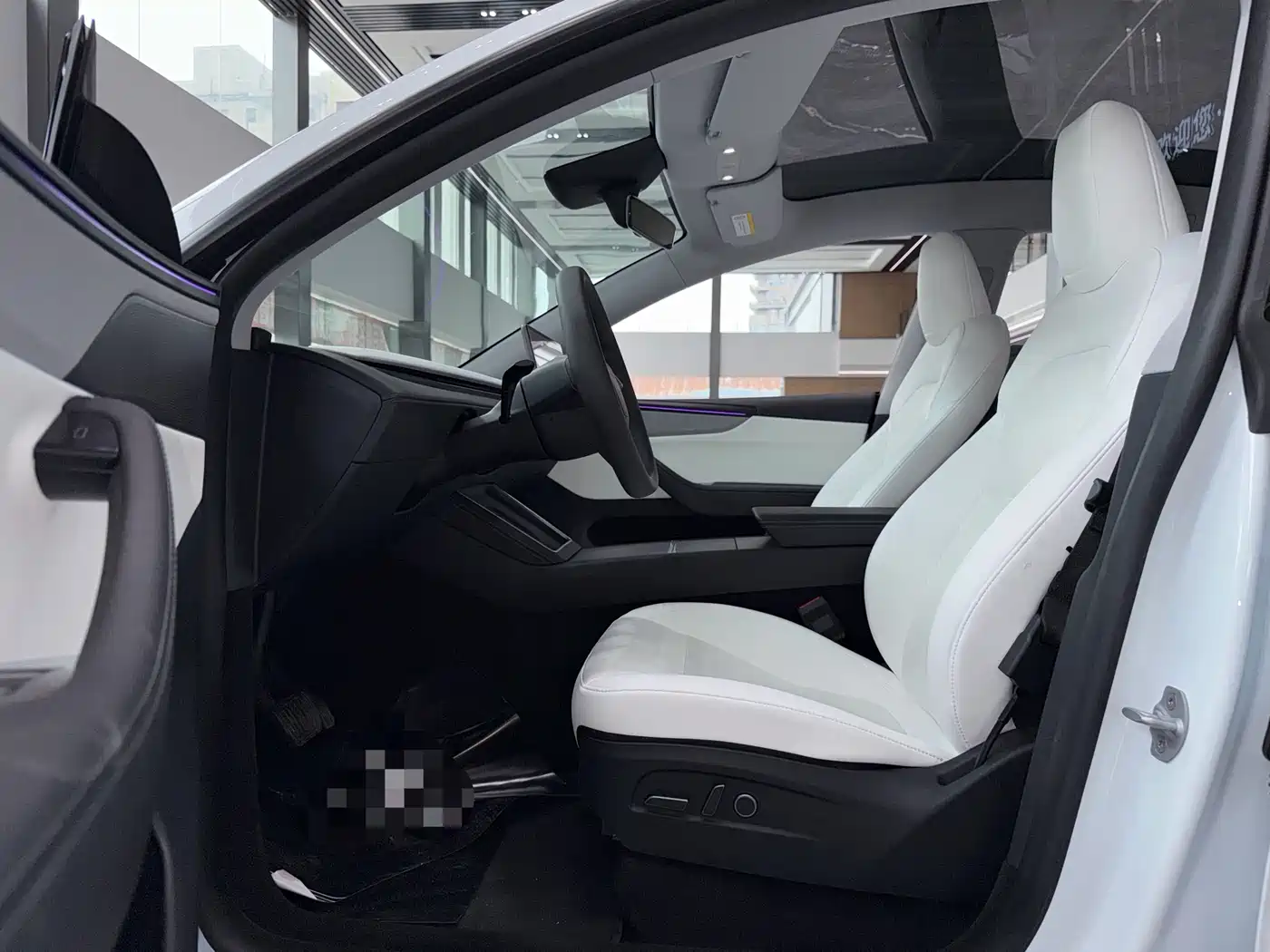 Tesla Model Y 2025 Long Range All-Wheel Drive фото 4