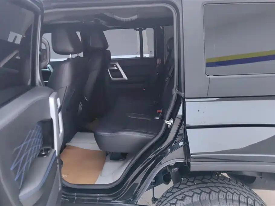 BAIC ORV Beijing Offroad BJ40 2024 2.0T Urban Hunter Glory Edition фото 11