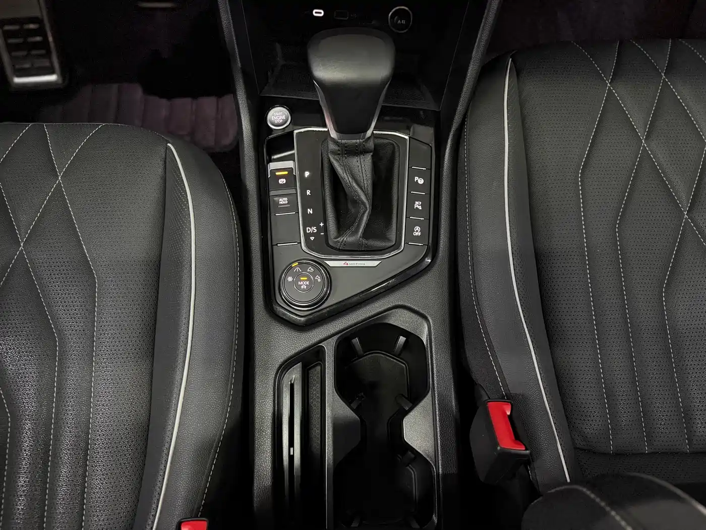 Volkswagen Tiguan L 2022 380TSI Automatic 4WD R-Line Cross Edition 7-Seater фото 14