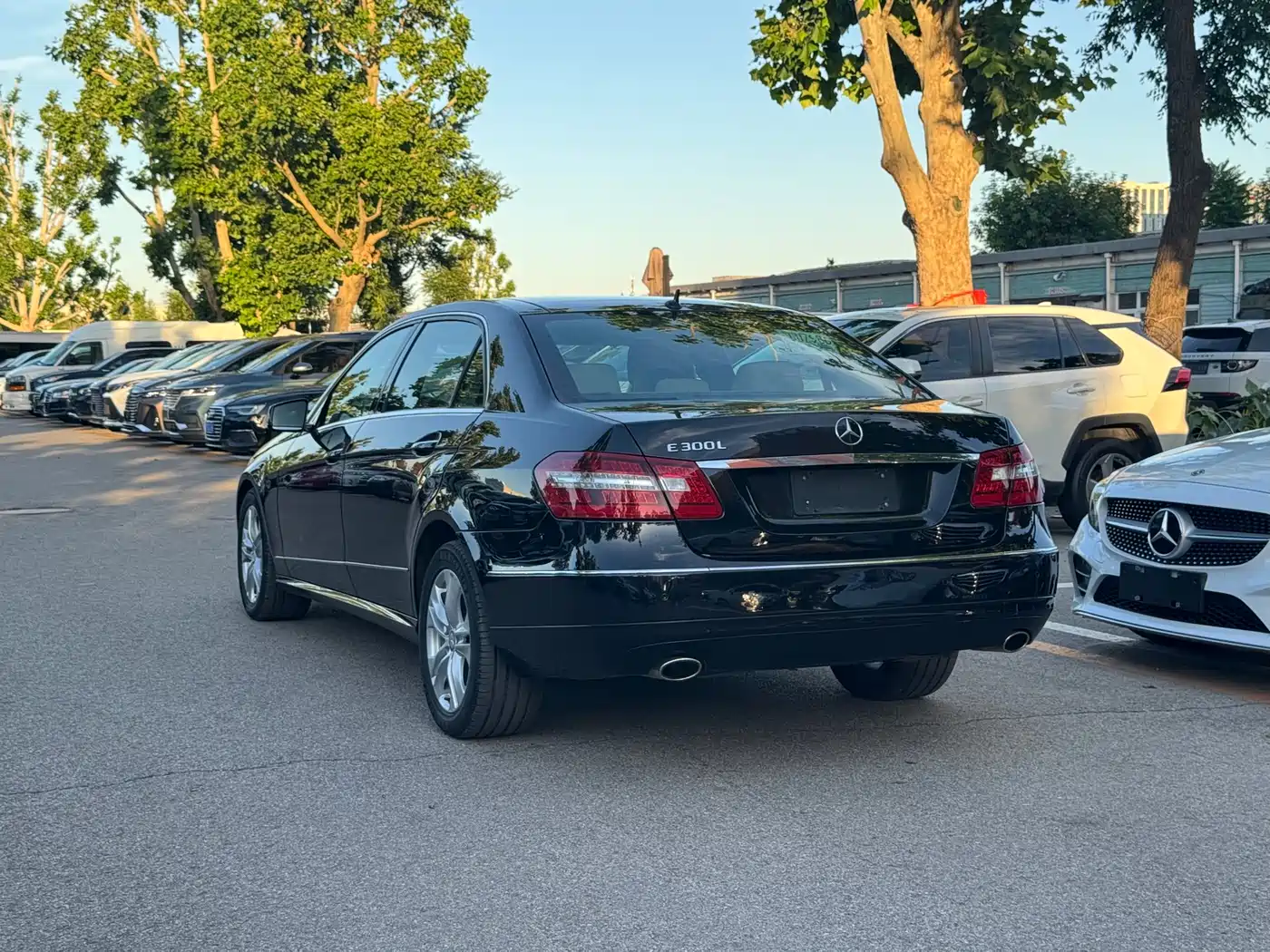 Mercedes-Benz E-Class 2011 E 300 L Fashion Premium фото 3