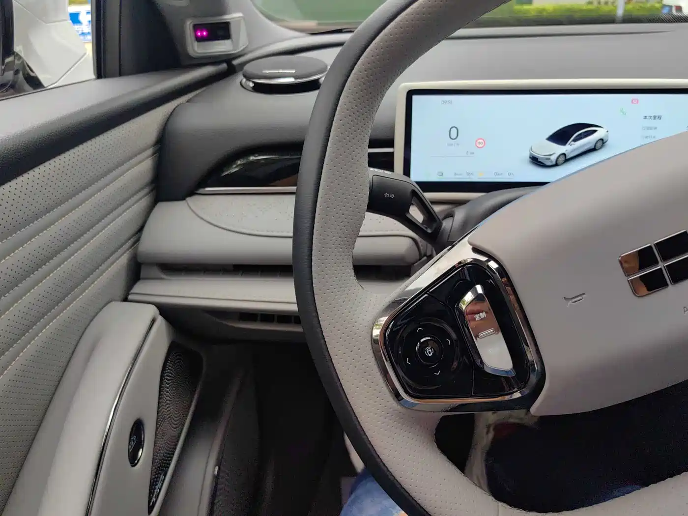 Geely Galaxy Galaxy Xingyao 8 2025 130km EM-i Premium Edition фото 16