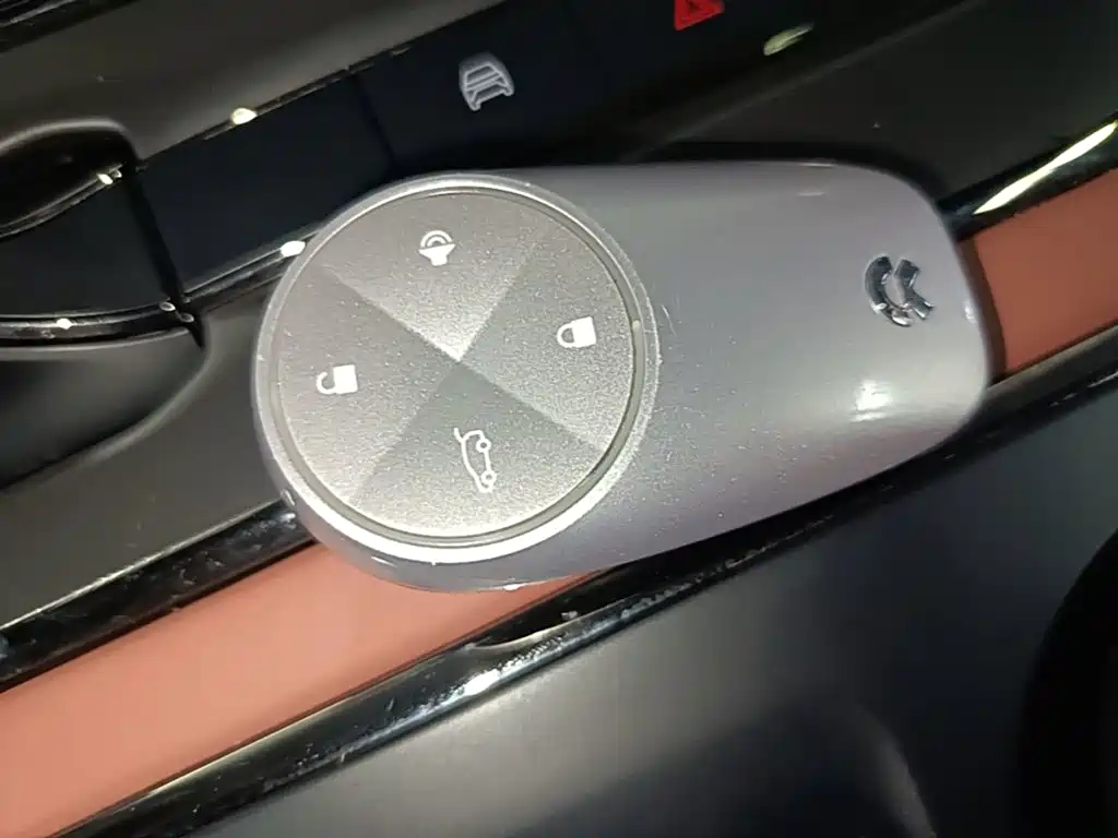Фото 9 - NIO EC6