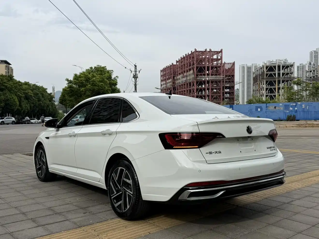 Volkswagen Sagitar 2023 300TSI DSG Surpassing Edition фото 11