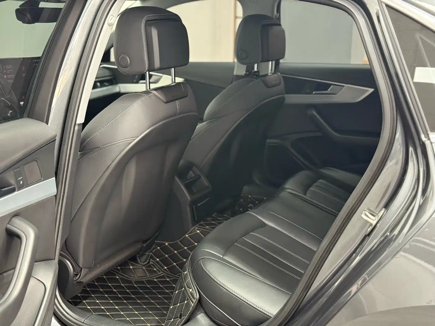 Audi A4L 2022 40 TFSI Fashion Dynamic фото 6