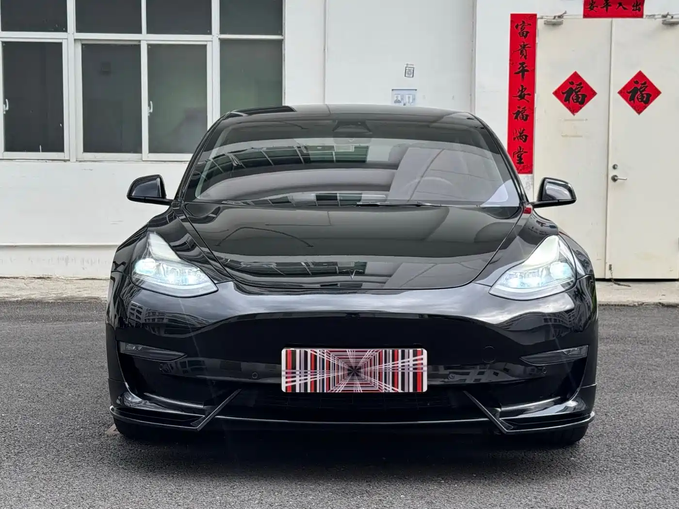 Фото 2 - Tesla Model 3