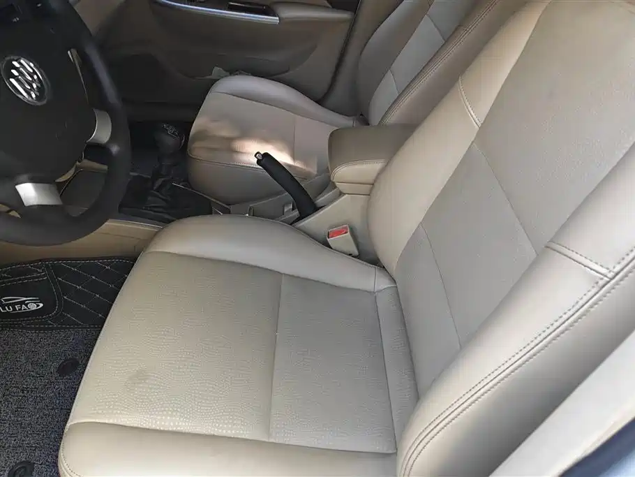 Buick Excelle 2013 1.5L Manual Classic Edition фото 9