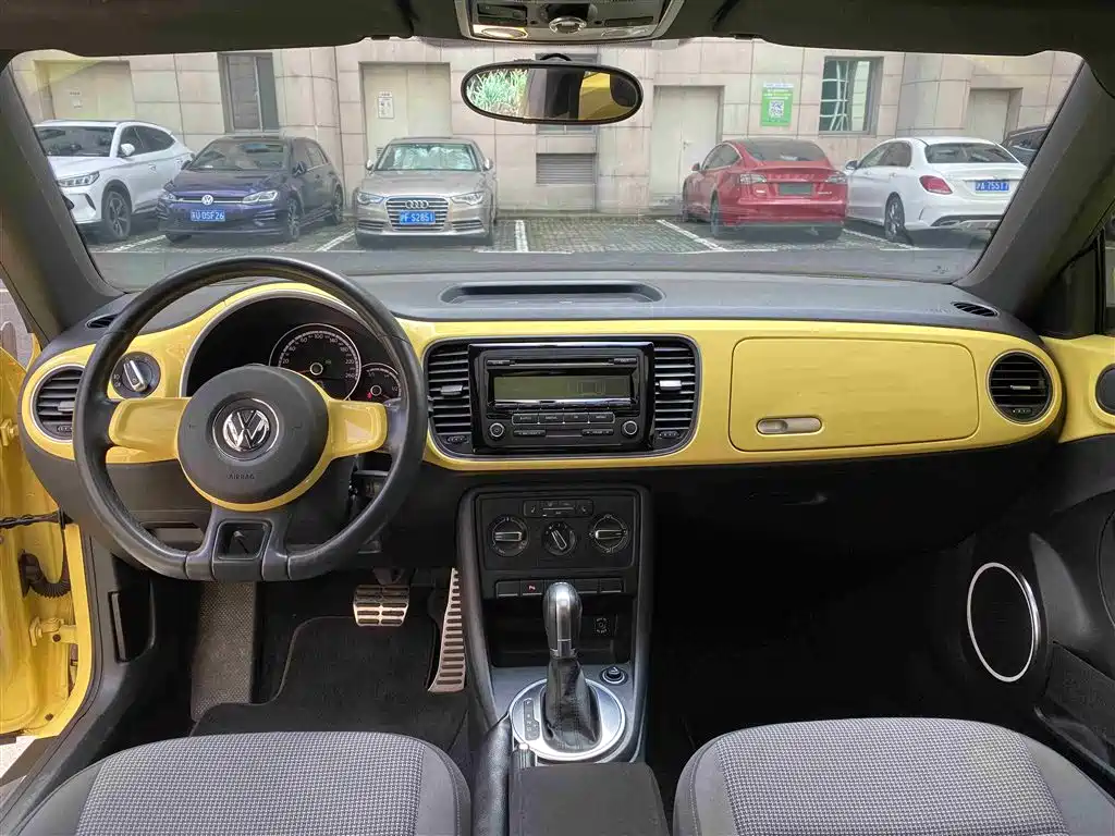 Volkswagen Beetle 2015 180TSI фото 15