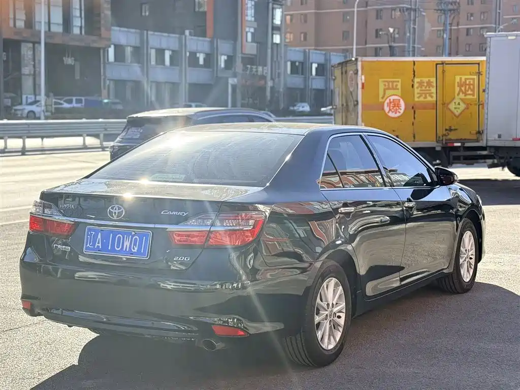 Toyota Camry 2015 2.0G Leading Edition фото 6