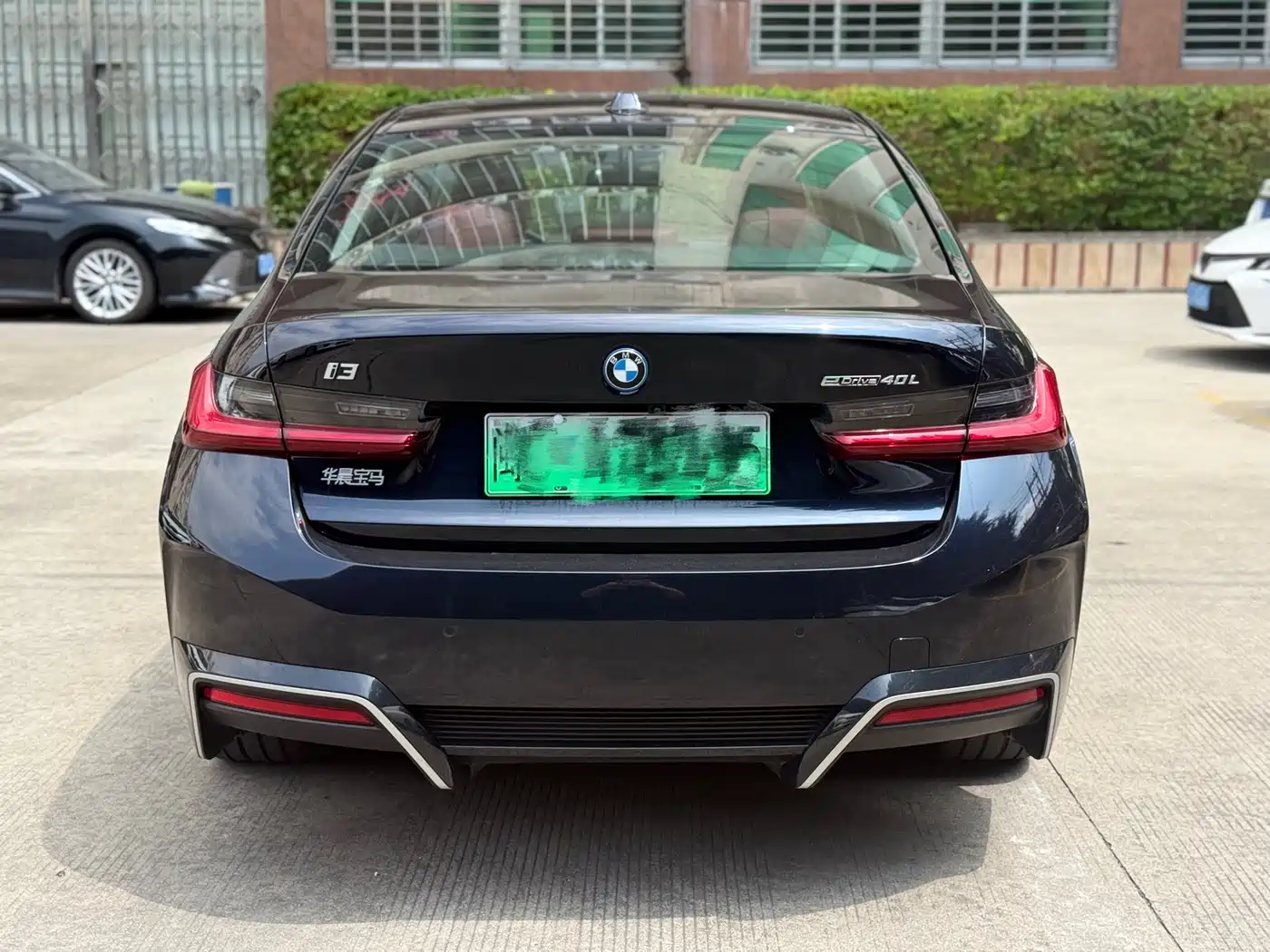 BMW i3 2025 eDrive 40 L Shadow Night Sport Package фото 5