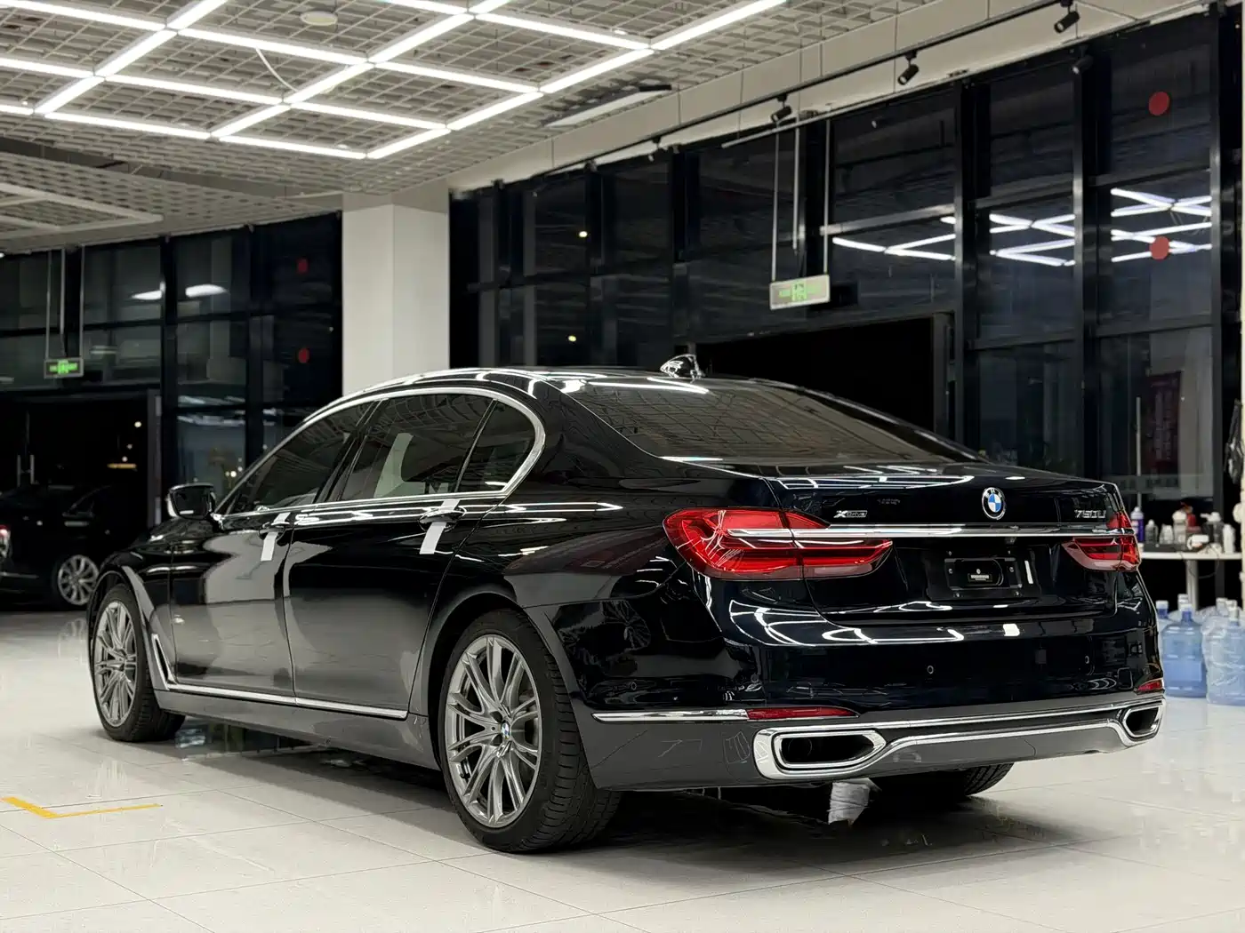 Photo 6 - BMW 7 Series