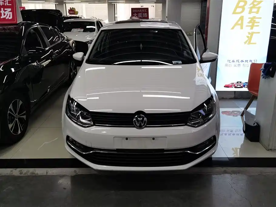 Volkswagen Polo 2016 1.6L Automatic Comfort фото 2