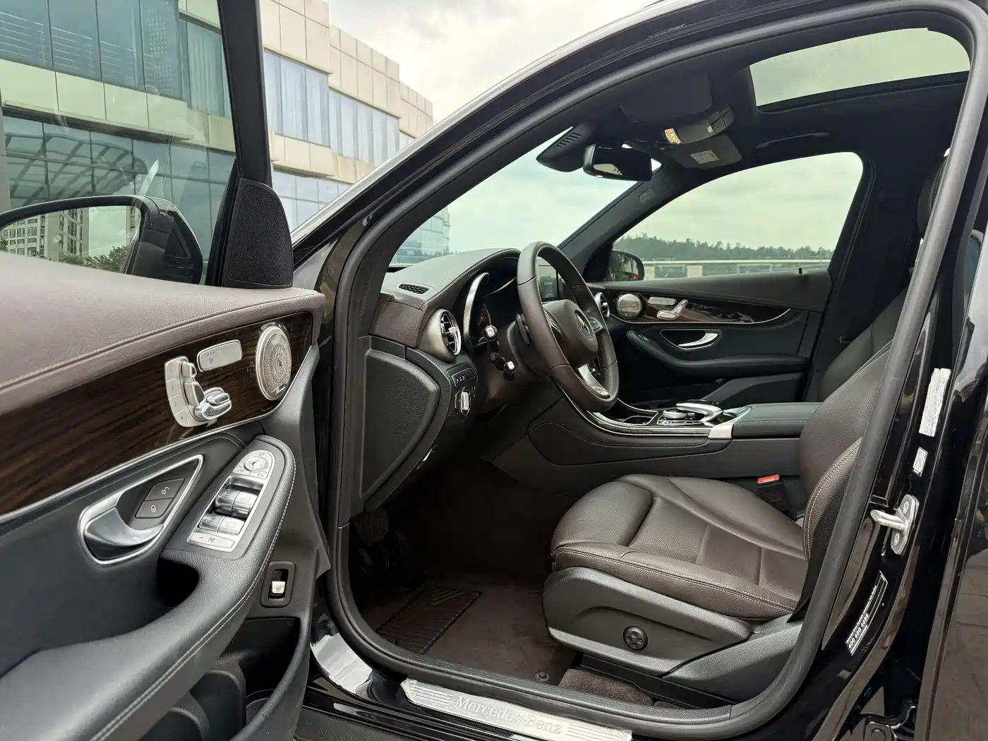 Mercedes-Benz GLC 2019 Facelift GLC 260 L 4MATIC Luxury фото 17