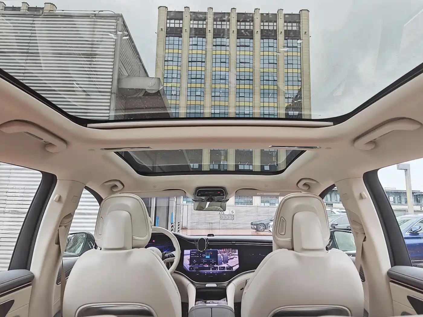 Mercedes-Benz EQS SUV 2023 450 4MATIC Pioneer Edition фото 12