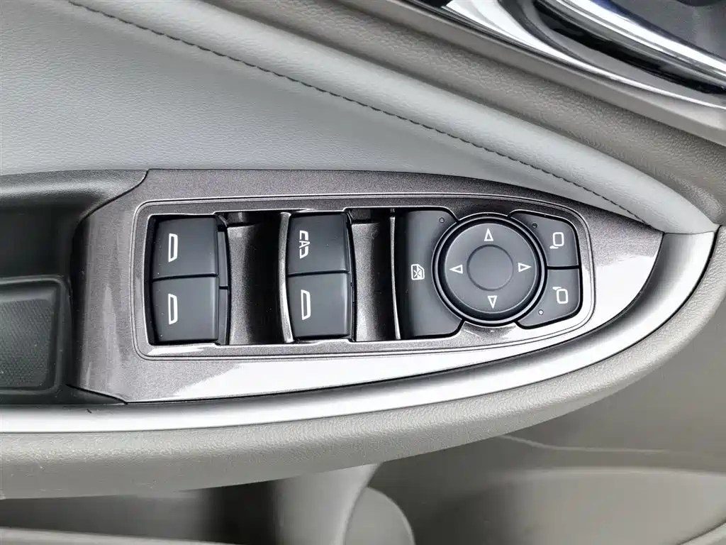 Chevrolet Malibu XL 2020 535T CVT Sharp Edition фото 9