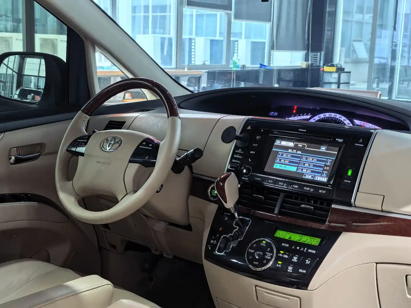 Toyota Previa 2012 2.4L 7-Seater Standard Edition фото 5