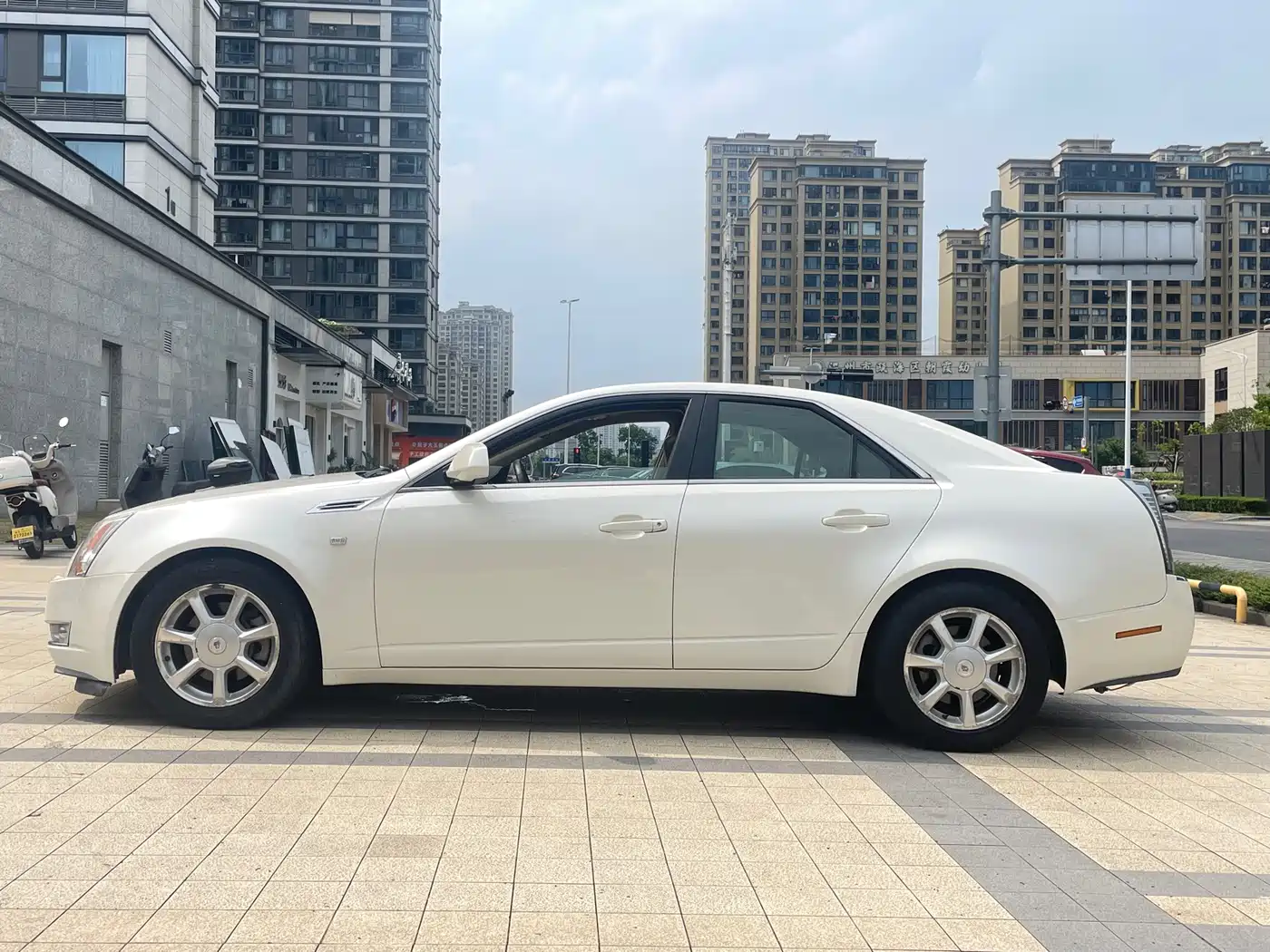 Cadillac CTS (Import) 2009 Model 2.8 Elite Sport Sunroof Version фото 4
