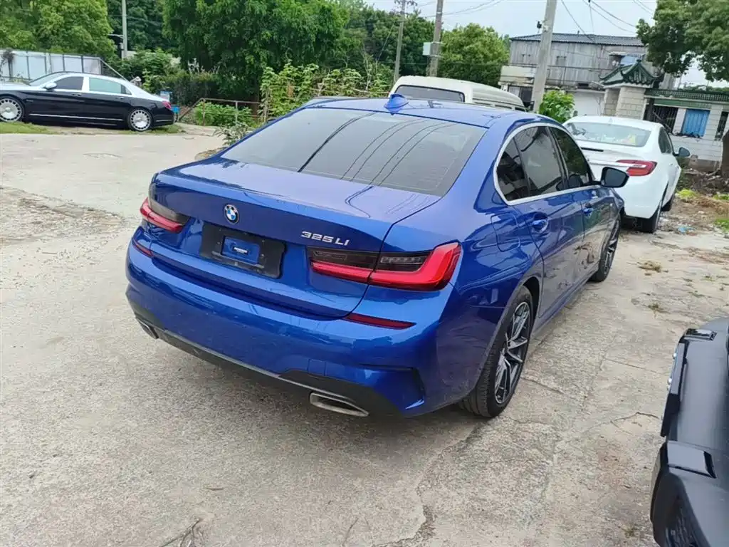 BMW 3-SERIES