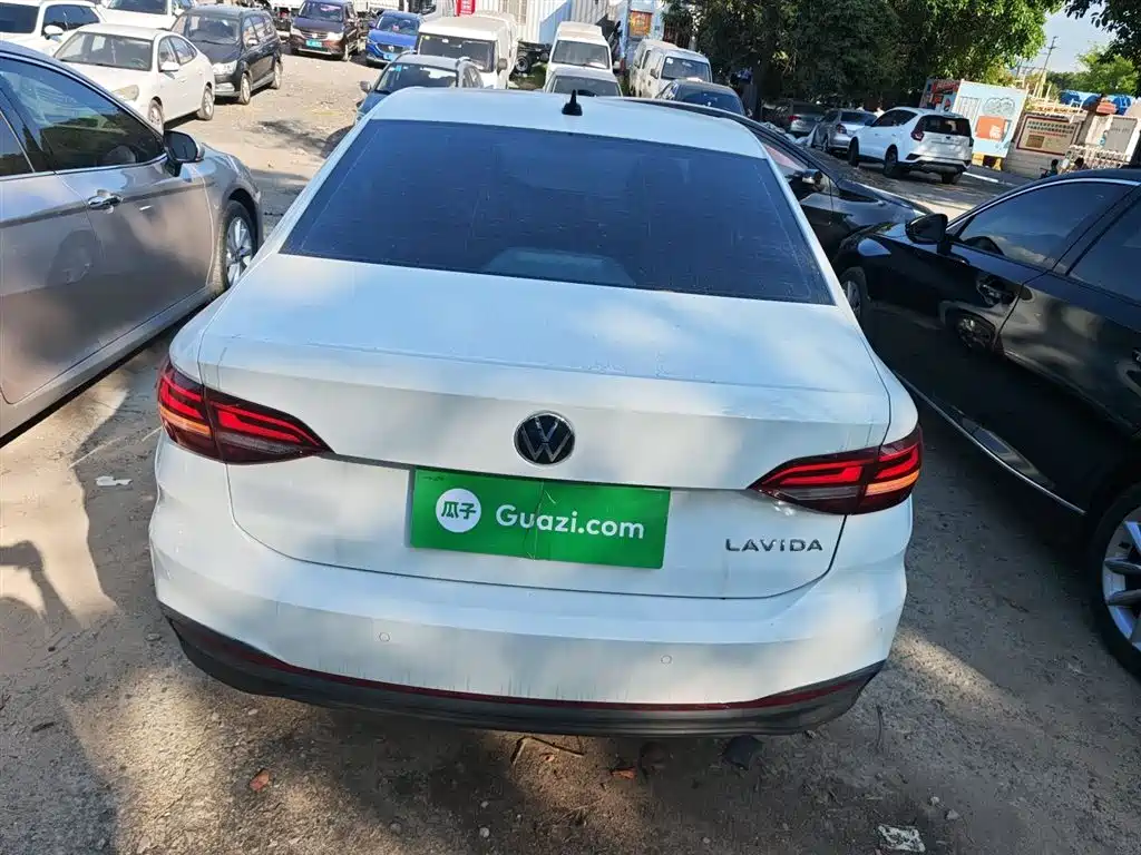 Volkswagen Lavida 2023 1.5L Auto Delight Edition фото 6