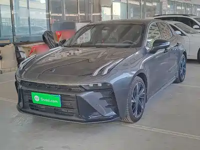 Lynk & Co 03