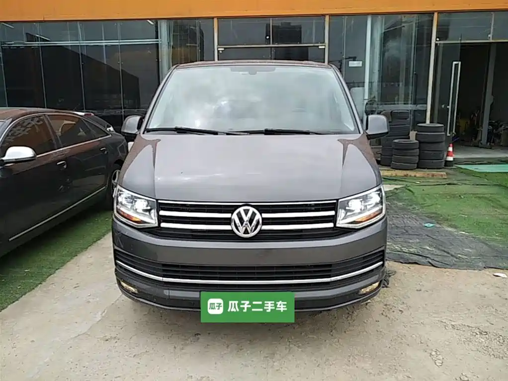 Volkswagen Multivan 2018 2.0TSI 2WD Luxury Edition 7-Seater фото 3
