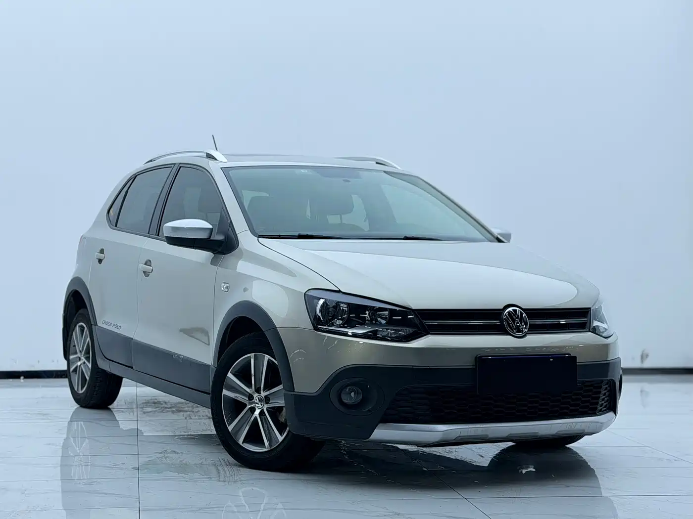 Volkswagen Polo 2012 1.6L Cross Polo AT фото 3
