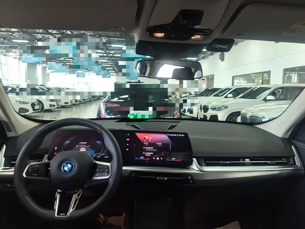 BMW iX1 2023 eDrive25L M Sport Package фото 10
