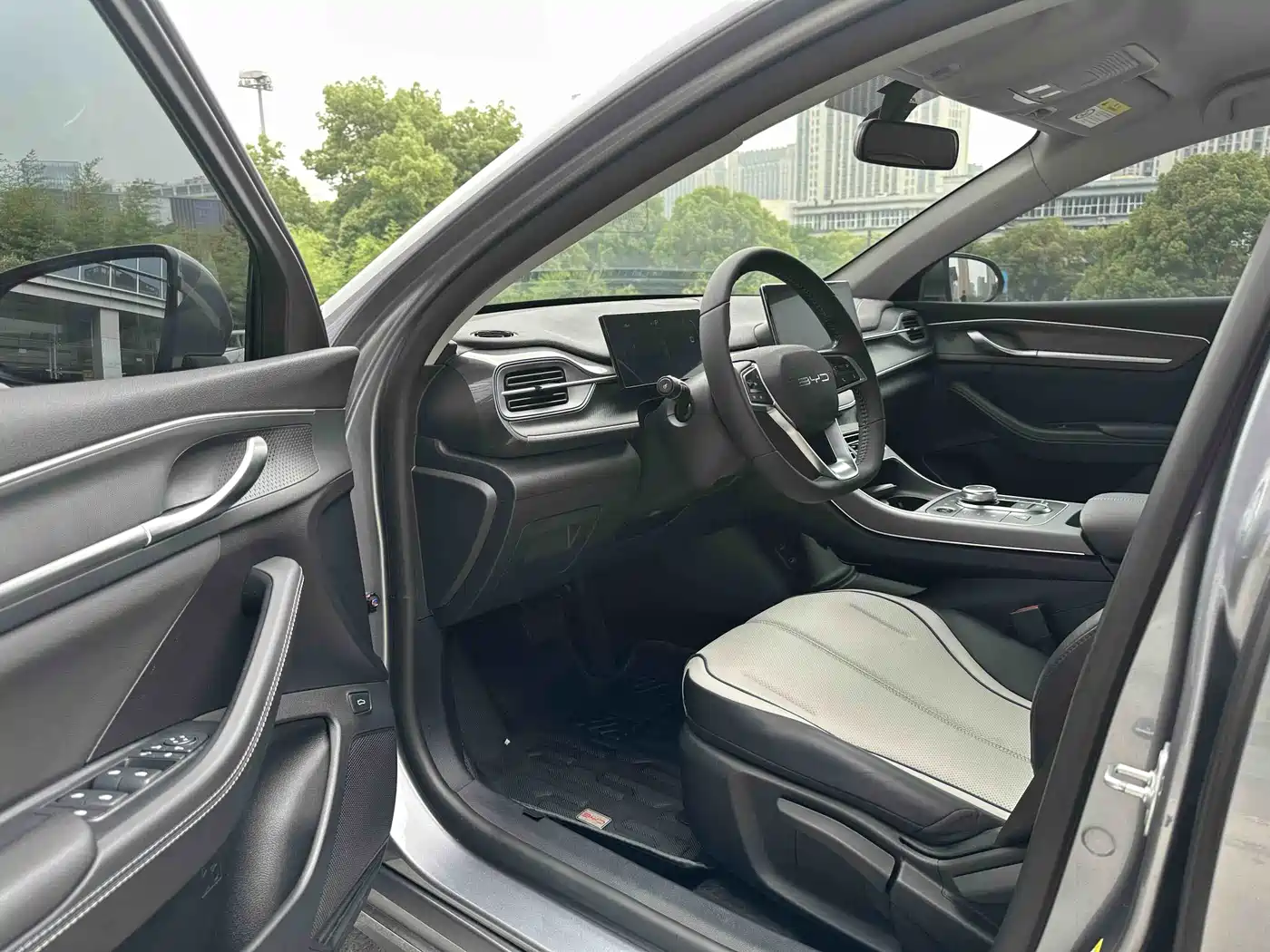 BYD Destroyer 05 2024 Glory Edition DM-i 55KM Luxury фото 11