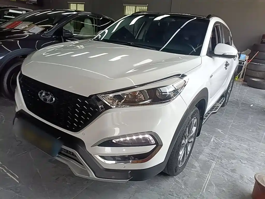 Hyundai Tucson 2015 1.6T Dual Clutch 2WD Leading