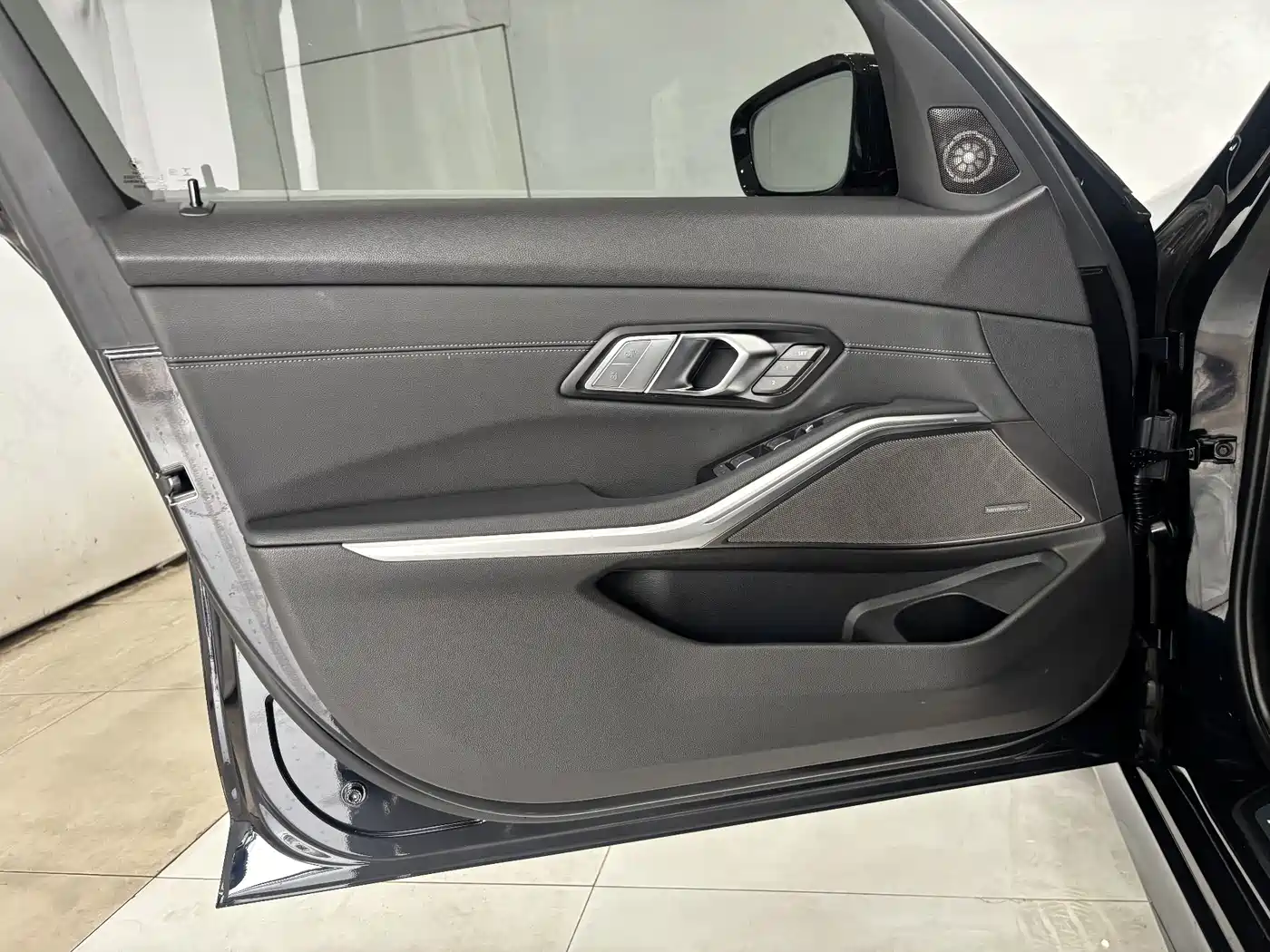 BMW 3 Series 2020 Facelift 325Li M Sport Night Edition фото 10