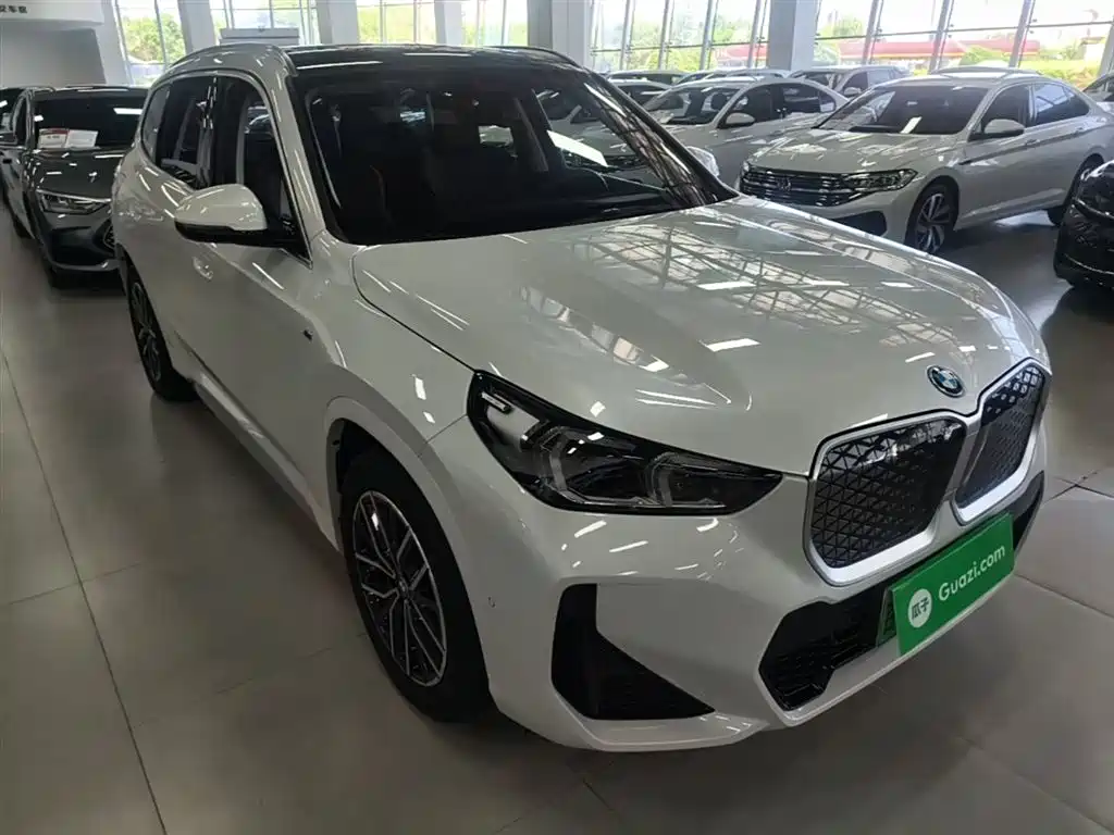 BMW iX1 2023 eDrive25L M Sport Package фото 4