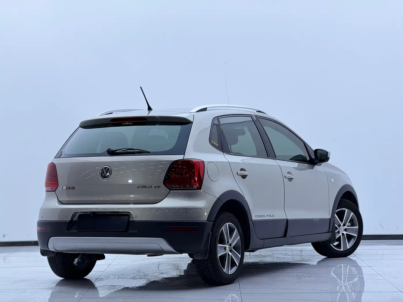 Volkswagen Polo 2012 1.6L Cross Polo AT фото 17
