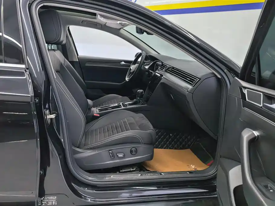 Volkswagen Magotan 2020 330TSI DSG Luxury фото 8