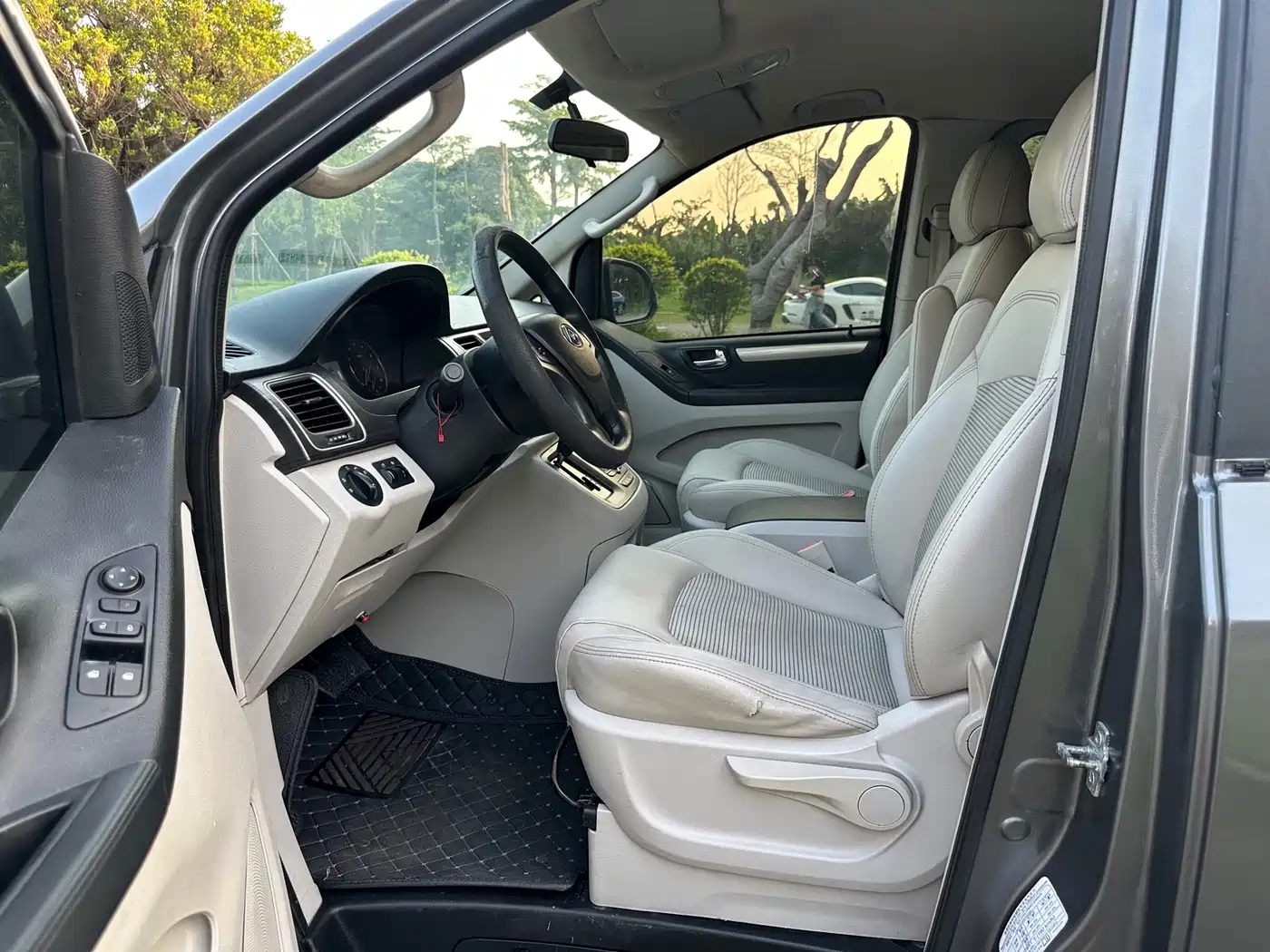 SAIC Maxus Maxus G10 2019 PLUS 2.0T Auto Elite China VI фото 12
