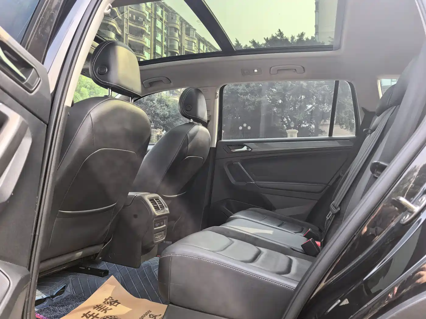 Volkswagen Tiguan L 2021 330TSI Automatic 2WD R-Line Premium фото 11