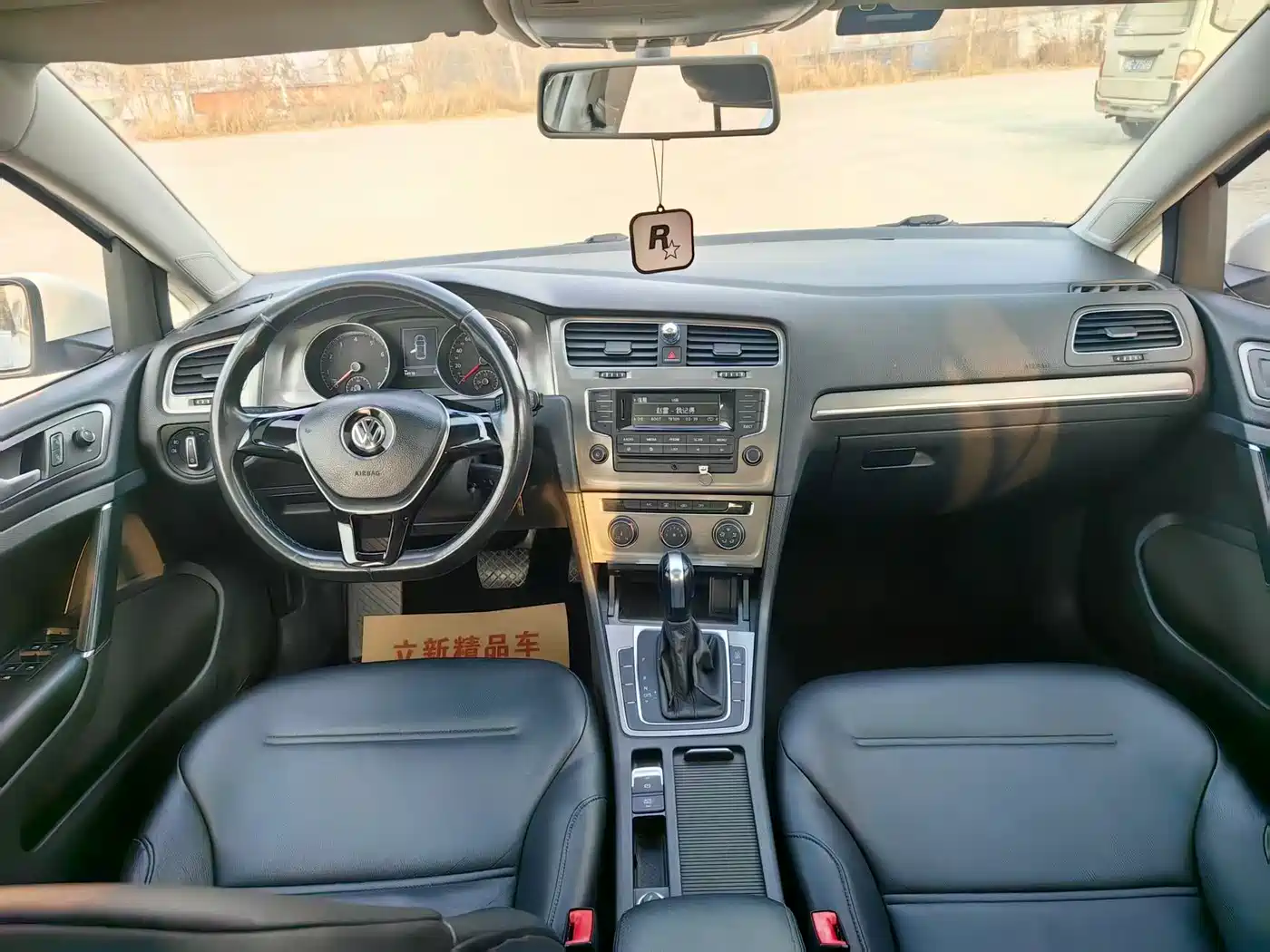 Volkswagen Golf 2015 1.6L Automatic Comfort фото 8