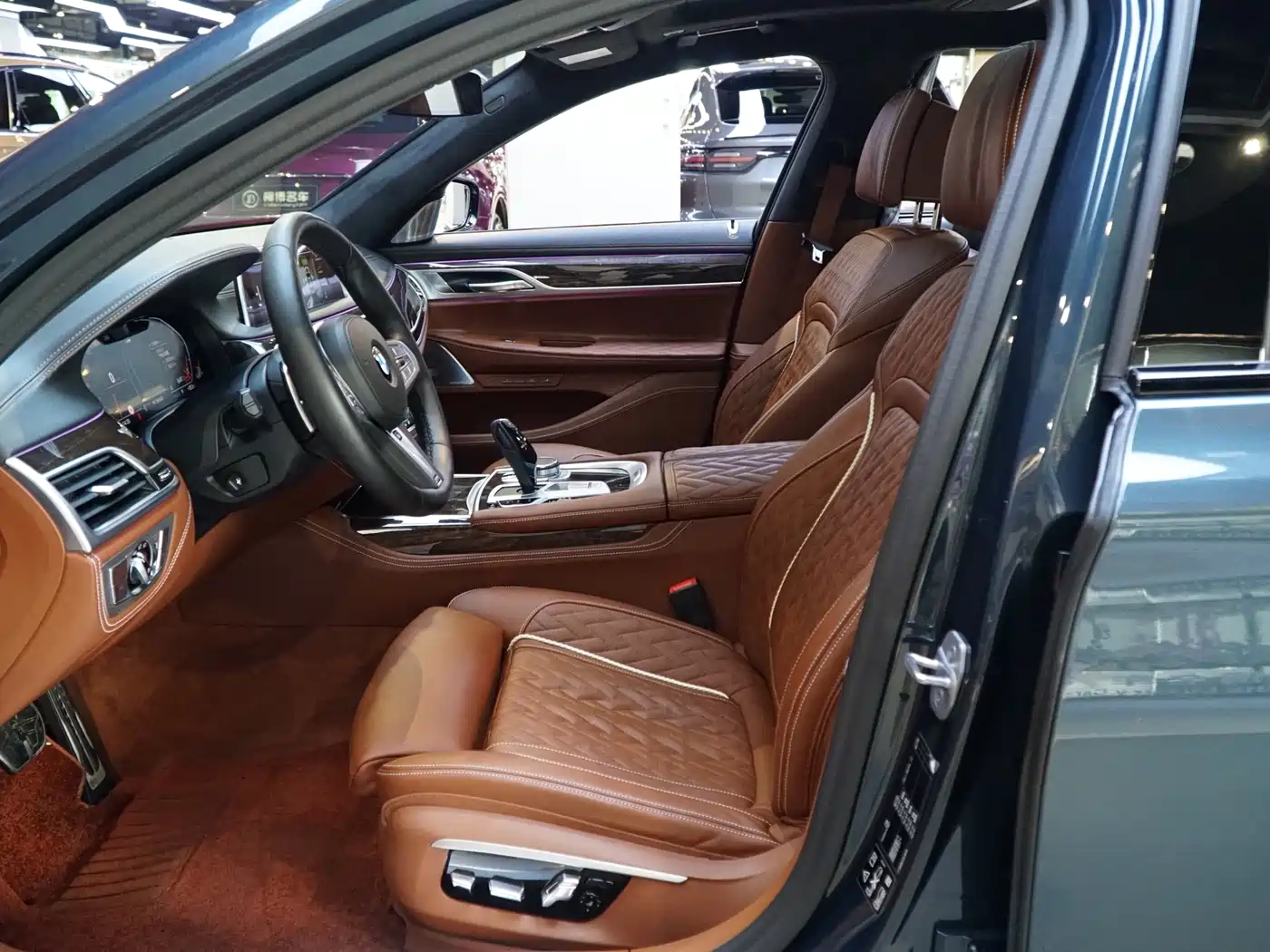BMW 7 Series 2019 740Li xDrive Executive M Sport Package фото 8