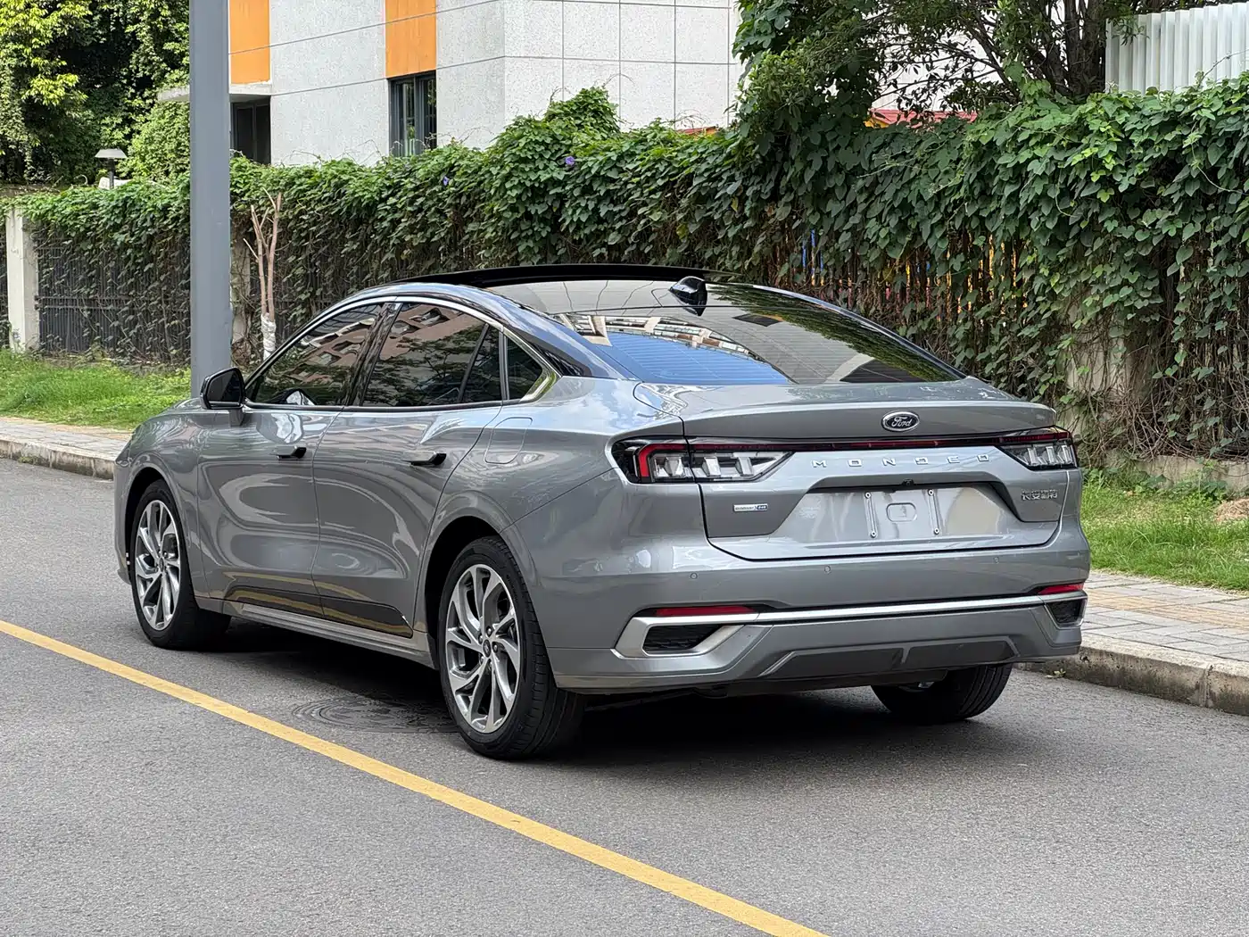 FORD MONDEO