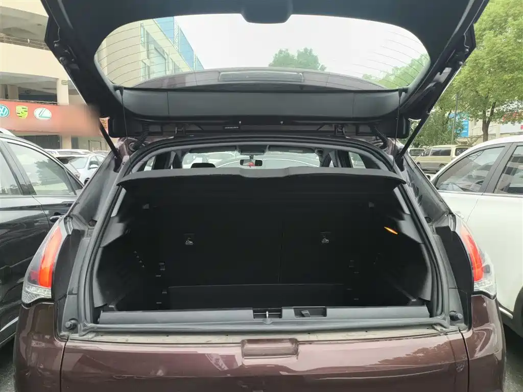 Peugeot 3008 2016 2.0L Automatic Classic Edition фото 16