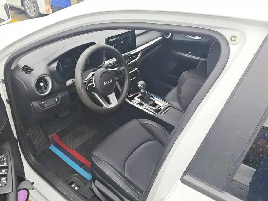 Kia K3 2023 2021 Facelift 1.5L CVT Youth Edition
