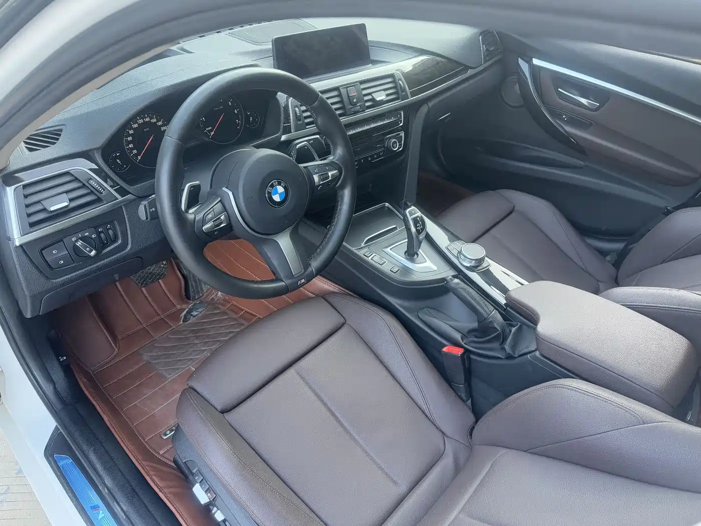BMW 3 Series 2019 320Li M Sport Black Night Edition фото 11