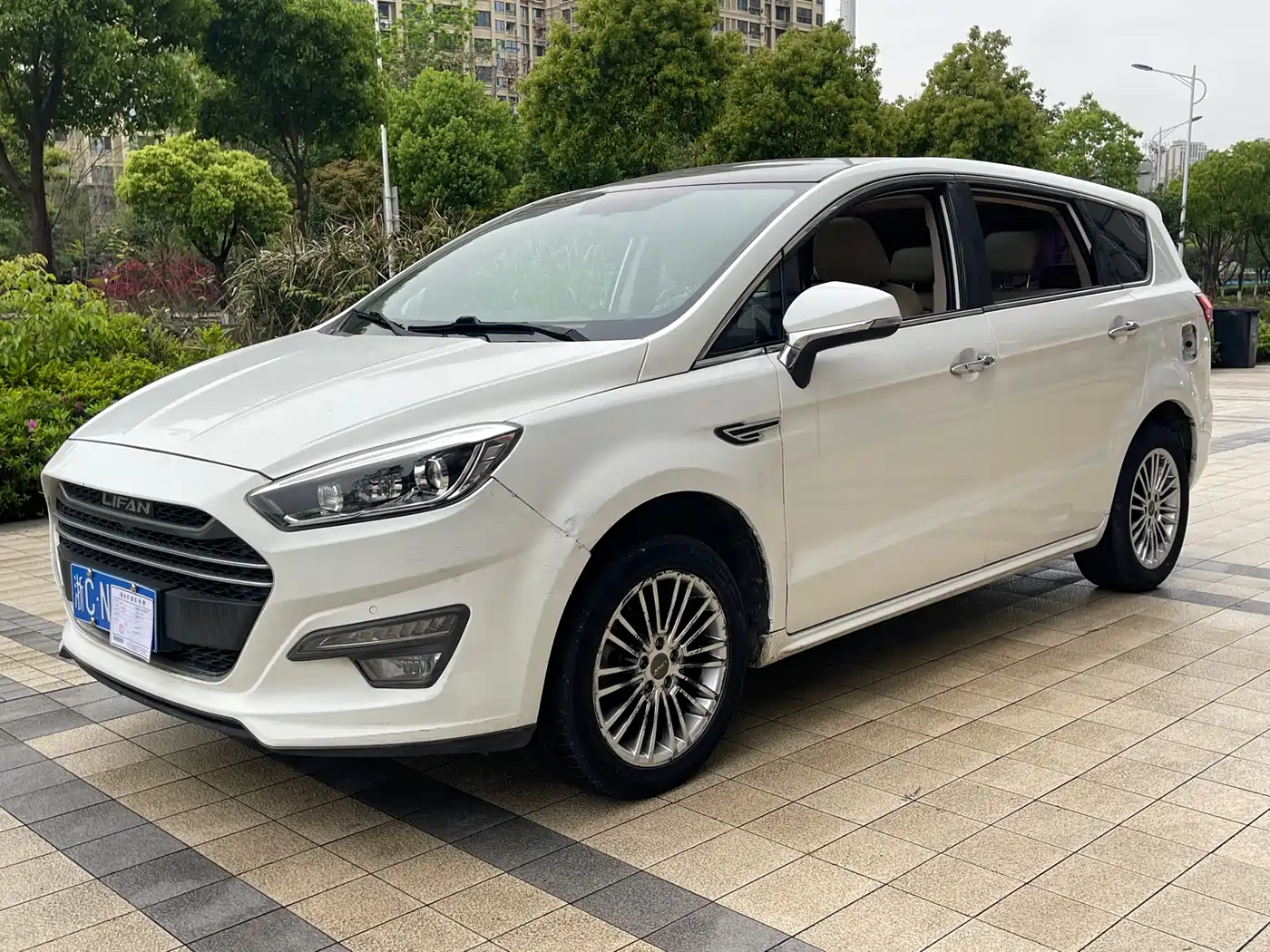 Lifan Xuanlang 2017 2017 1.8L Manual Comfort Type